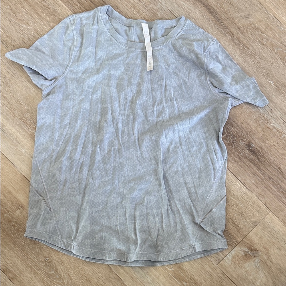 Lululemon tee